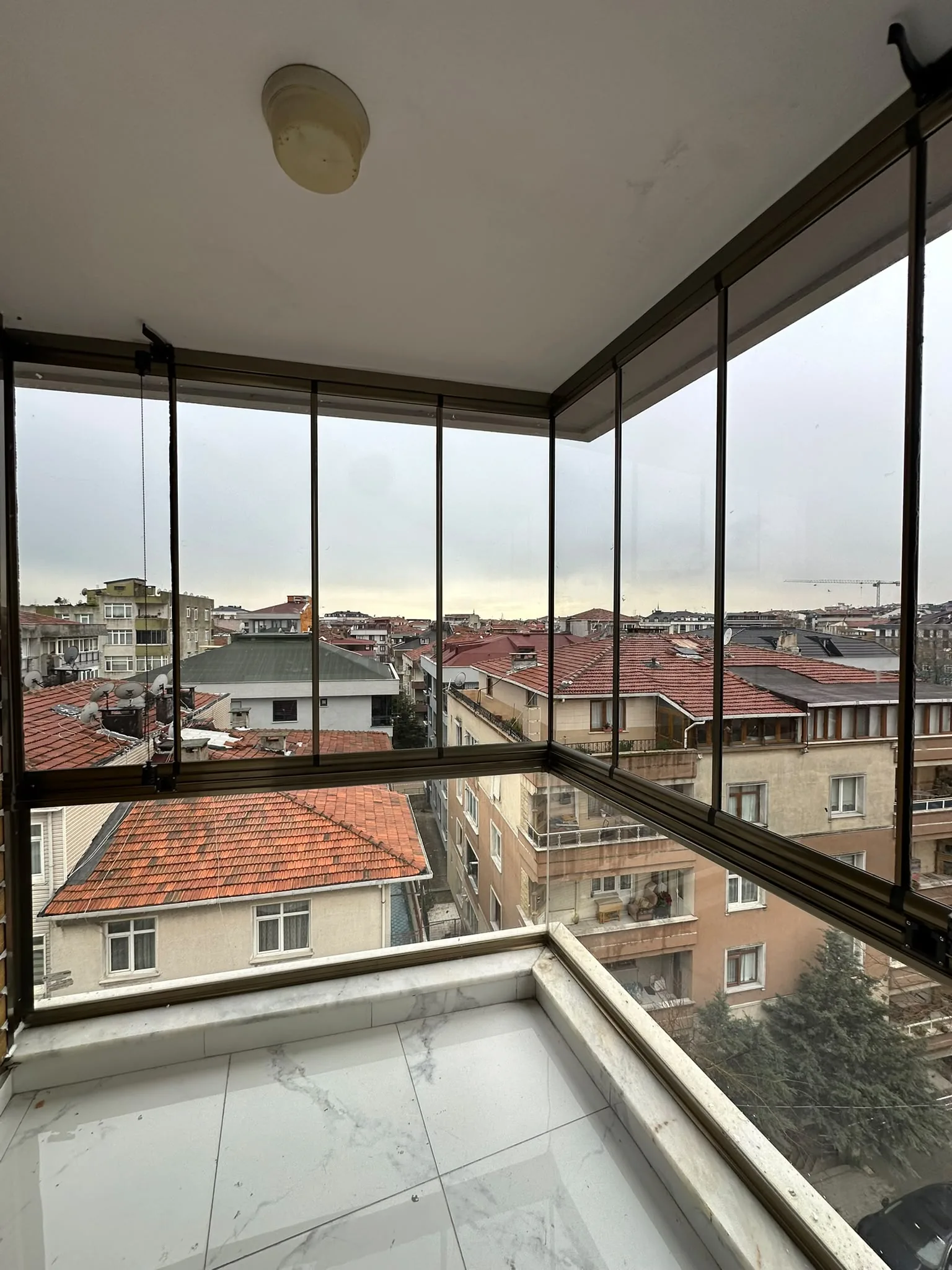 Katlanır Cam Balkon Sistemleri gerçek uygulama görseli 2