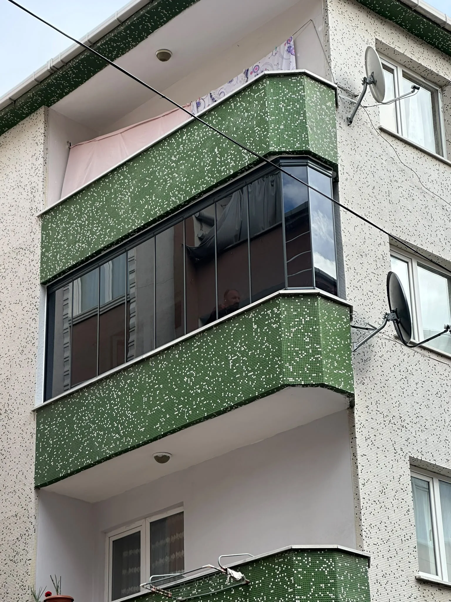 Katlanır Cam Balkon Sistemleri gerçek uygulama görseli 5